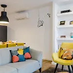 The Loghouse ליסבון
